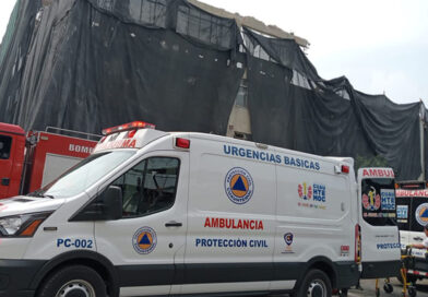 Protección civil de Cuauhtémoc traslada a hospital Rubén Leñero a hombre herido tras colapso en San Antonio Abad