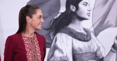 Presidenta Claudia Sheinbaum anuncia decreto para crear el servicio universal de salud; del 13 al 30 de abril inicia credencialización de personas de 85 años y más