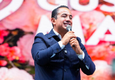 Janecarlo Lozano conquista a 50 mil madres con concierto histórico de Lucero en GAM 