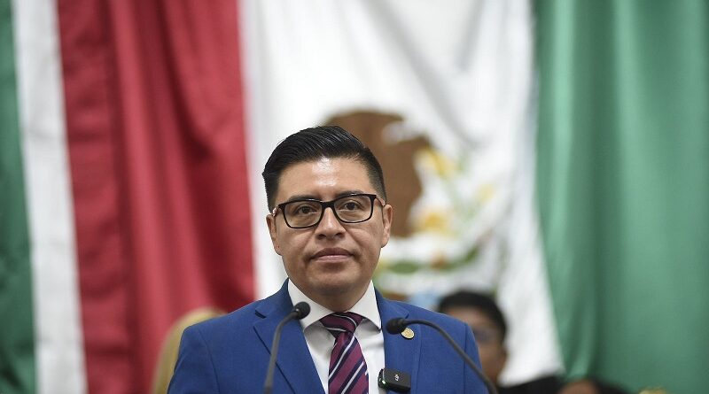 Enseñar técnicas de RCP en escuelas de la CDMX, propone Alberto Vanegas