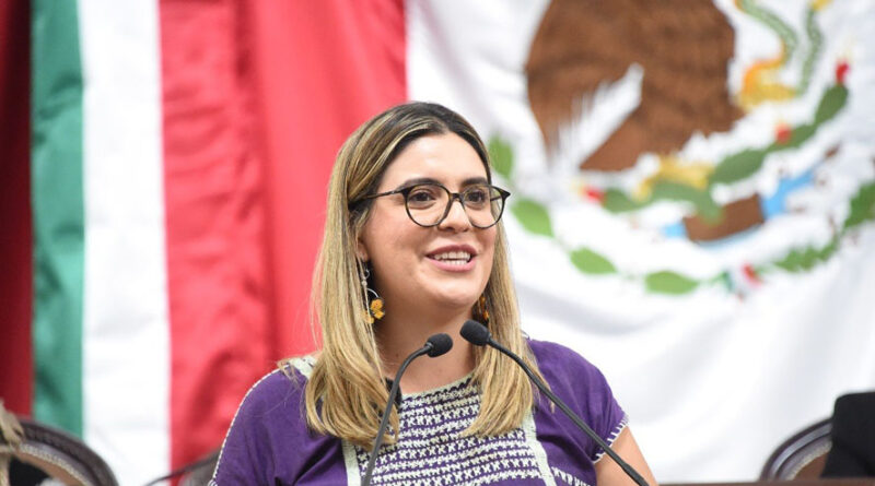 Llama Ceci Vadillo a capitalinas a seguir defendiendo el derecho al voto femenino