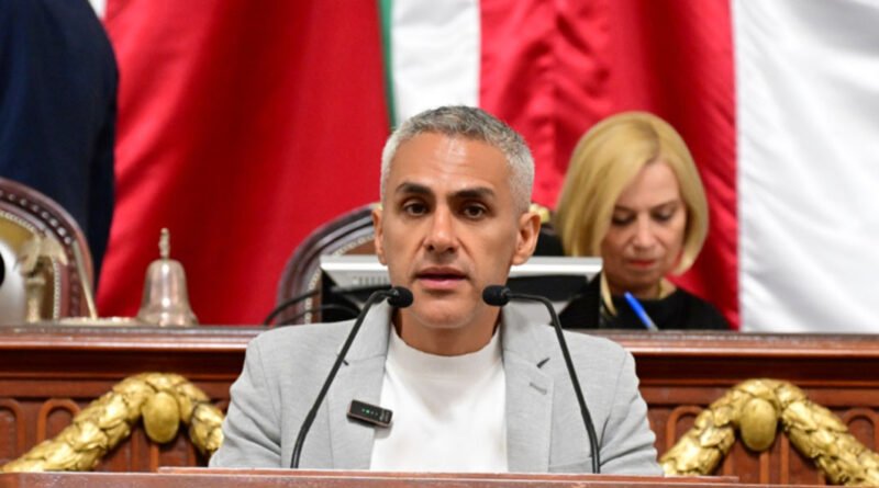 Luis Chávez propone combatir la obsolescencia programada