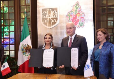 Firma Clara Brugada documento “nuestro compromiso”, impulsado por las Naciones Unidas en favor de las personas refugiadas