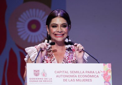 Entrega Clara Brugada segundo paquete de capital semilla para la Autonomía económica de las mujeres. Se cuenta con 4 mil historias de emprendedoras que generarán sus propios ingresos